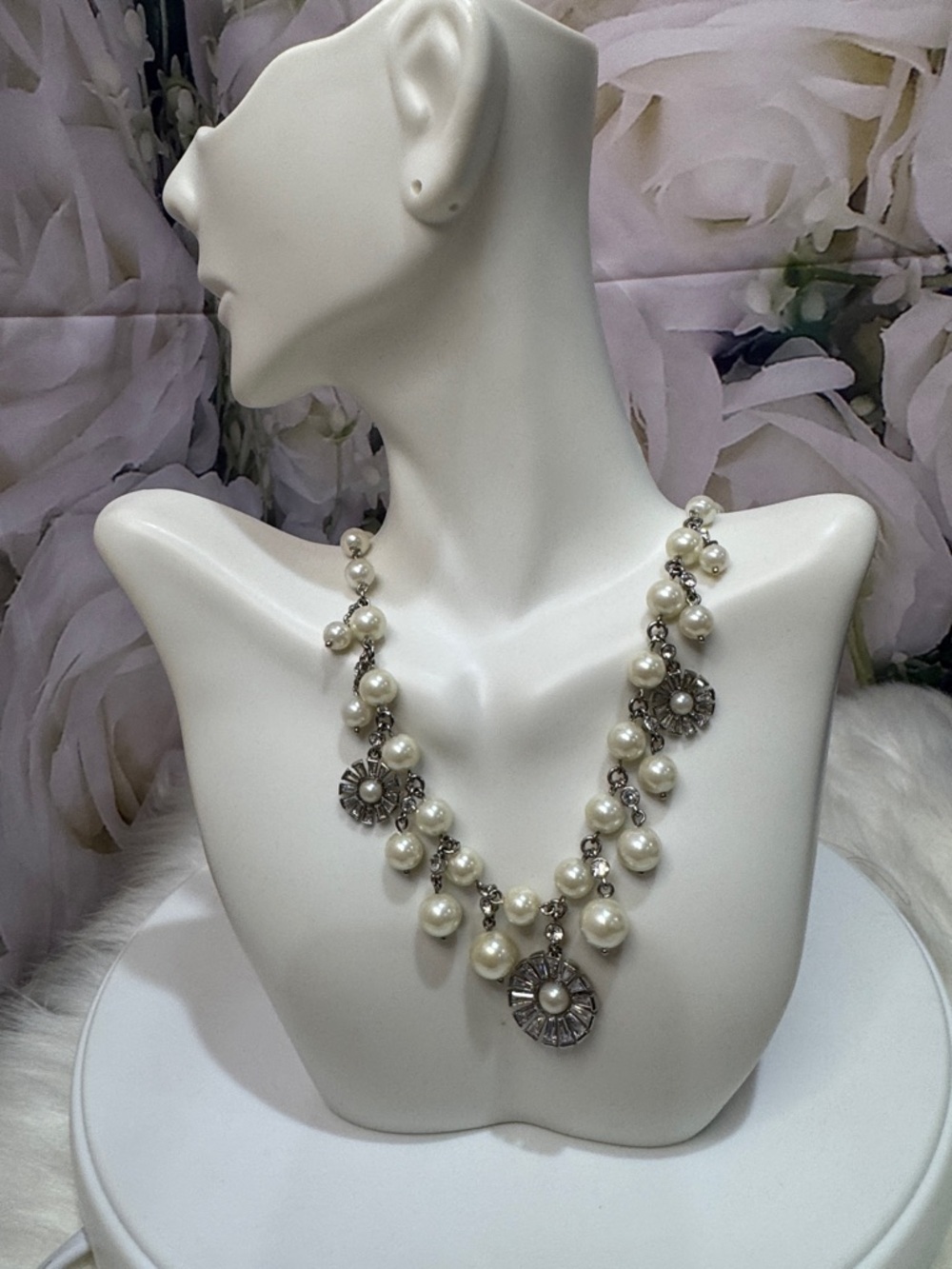 Classic Pearl and Silver Necklace - Ivory Pearl